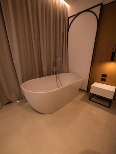 บริการและสิ่งอำนวยความสะดวก, Colosseum Hotel in คซามิล