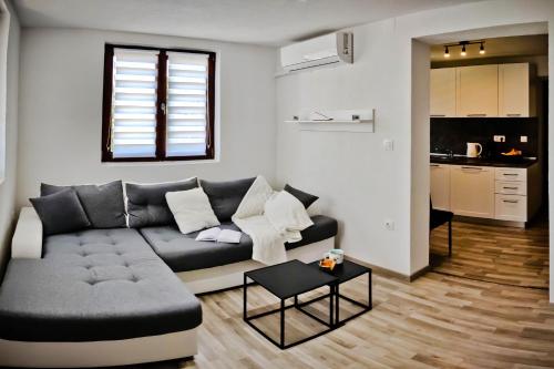Apartments with a parking space Losinj Losinj - 21485 - image 3