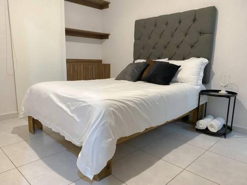 Modern gated townhouse 5 min from Plaza Altozano in Morelia, Mexico