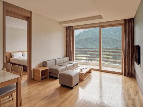 Sono Calm Suite (With Kitchenette, Mountain View)