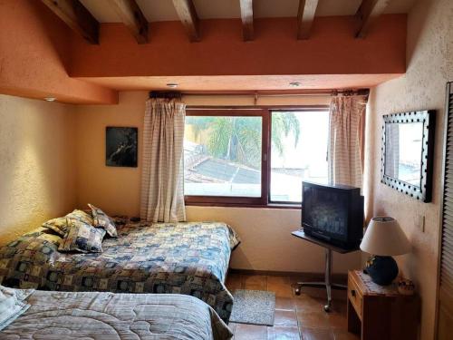 Casa mexicana para 10 en el centro de Valle in Valle de Bravo, Mexico