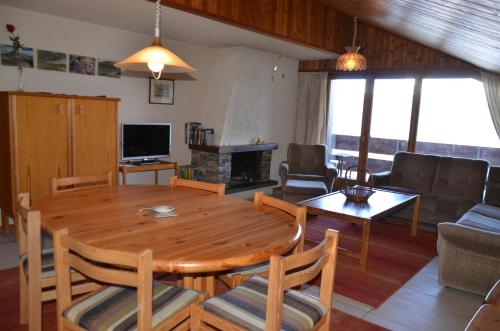 Létesítmények, Immeuble Les Aiglons in Vex