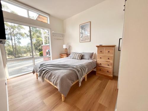 Sandford Views - Deluxe Studio - Accommodation - Sandford