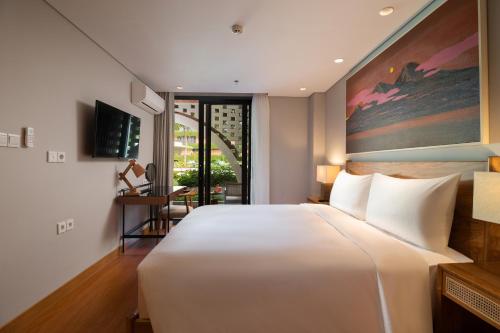 Two-Bedroom Garden Suite image 7