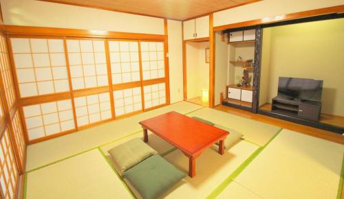 Okinawa Island 5LDK宜野湾ゆんたくHOUSE 4-Star Single Room suite