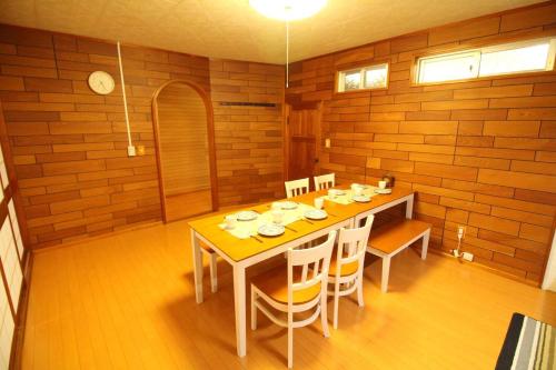 Okinawa Island 5LDK宜野湾ゆんたくHOUSE 4-Star Single Room pool