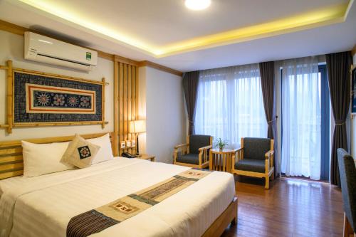 room detail thumbnail 2