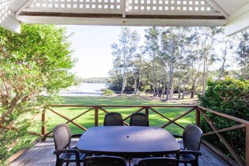 Berrara Lagoon Front Chalet