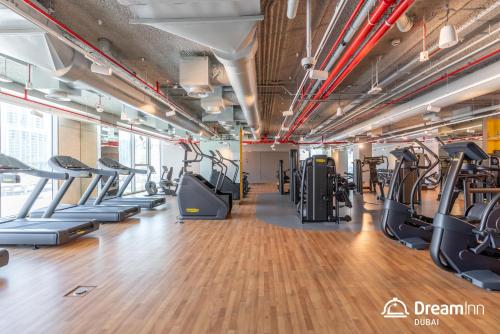 Dream Inn Apartments - Downtown Views - image 14