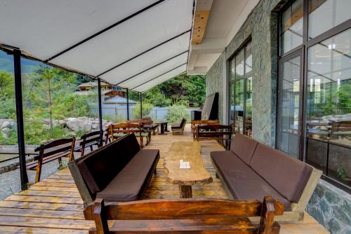 Olive Ala-Archa Hotel & SPA in Tash-Tyube