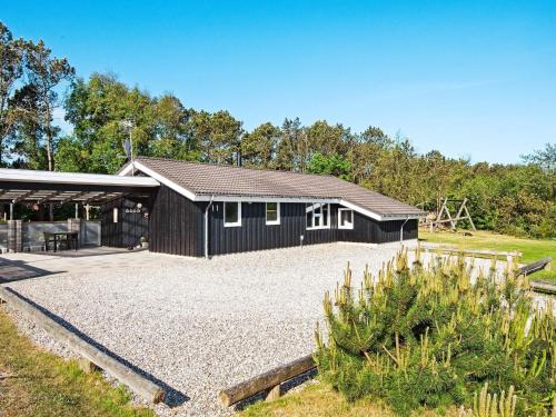  8 person holiday home in Ringk bing, Pension in Nørby