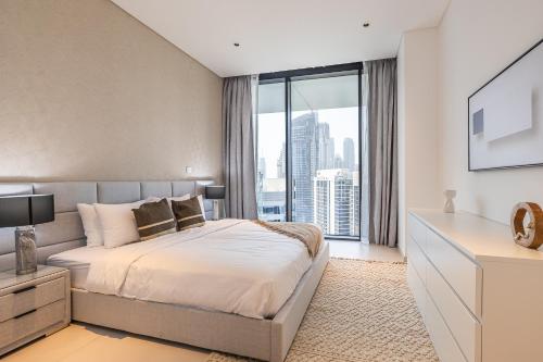 3BDR Apartment with Maid Room and Burj Khalifa View - main image