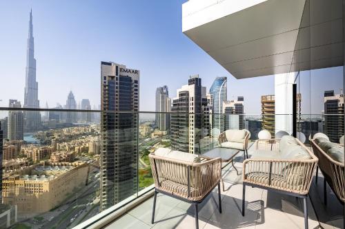 3BDR Apartment with Maid Room and Burj Khalifa View - image 9
