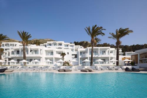 Dimitra Beach Hotel & Suites - Accommodation - Agios Fokas