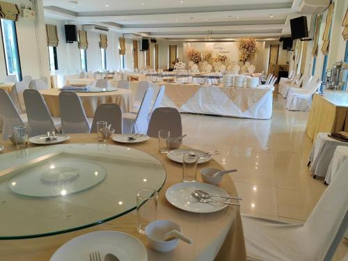 แกรนด์ ฟอเรสท์ Grand Forest near The National Naval Commerce Museum