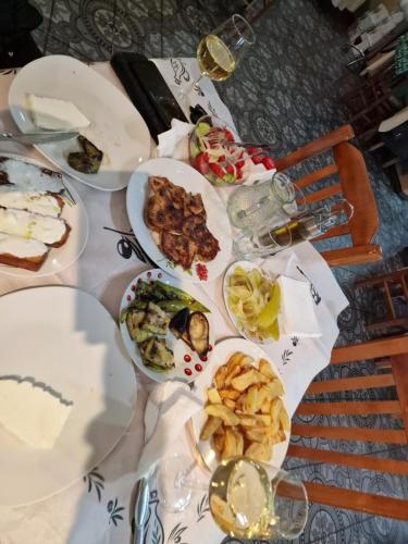 Bujtinat Skenderi Gjinar 2 Bujtinat Skenderi Gjinar 2