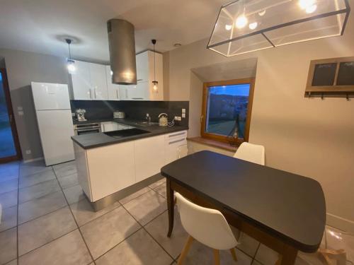 virtuve, Logement dans maison + extérieur (Logement dans maison + exterieur) in Oršampvenna