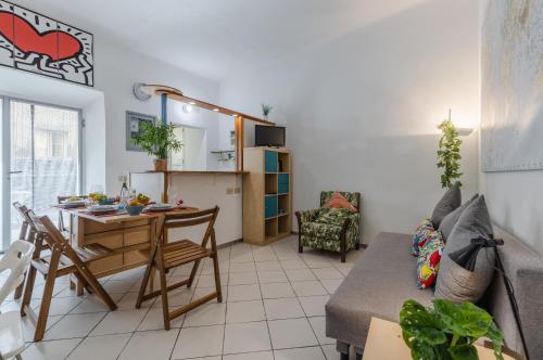 Tuttomondo Central Flat with Private Courtyard - Tap to explore photos