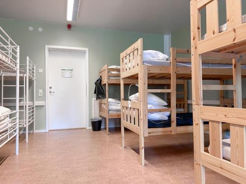 Mixed Dormitory Room