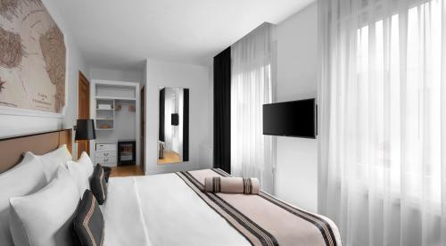Standard Double Room image 4