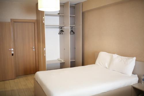 Cinas Hotel - image 10