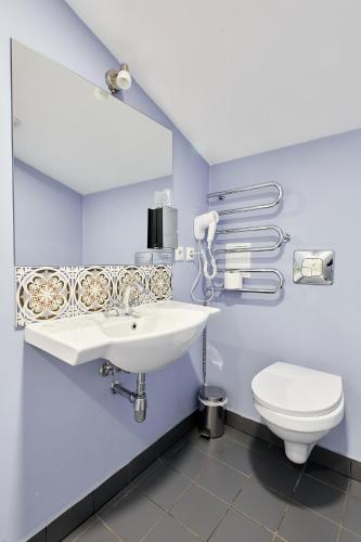 2 twin beds