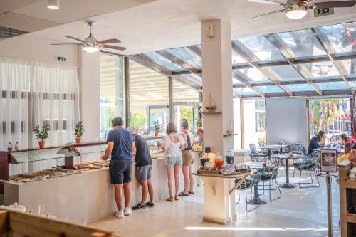Dionysos Hotel - image 5
