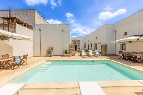 Courtyard with pool