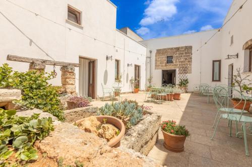 Courtyard with pool