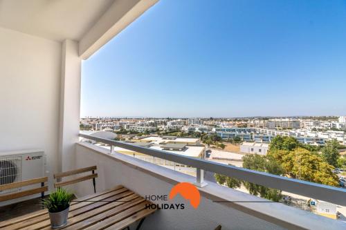 #048 Janelas do Mar Flat with Pool by Home Holidays