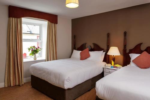 Hylands Burren Hotel - image 3