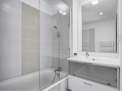 2 bedrooms, 4 beds
