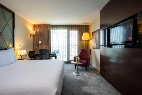 room detail thumbnail 1