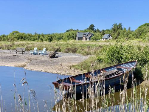 Property 450 - Oughterard - Tap to explore photos