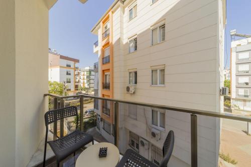 Cozy Flat w Balcony 15 min to Beach in Antalya