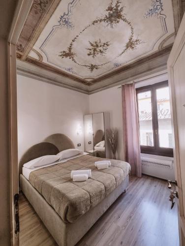 Nashira Rooms, Florence