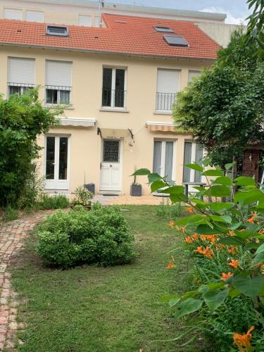 john homestay close paris - Pension de famille - Colombes