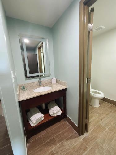 Best Western Ocean Reef Suites - image 10