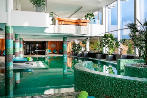 470368325 Hotel Ózon & Luxury Villas