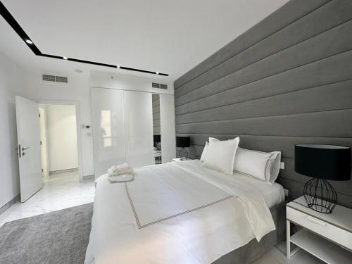 STYLISH 2 BEDROOM SERVICE APARTMENT with SEA VIEW, Dubai (foto 10)
