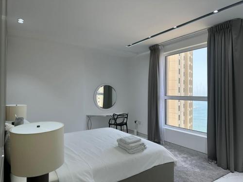 STYLISH 2 BEDROOM SERVICE APARTMENT with SEA VIEW, Dubai (foto 6)