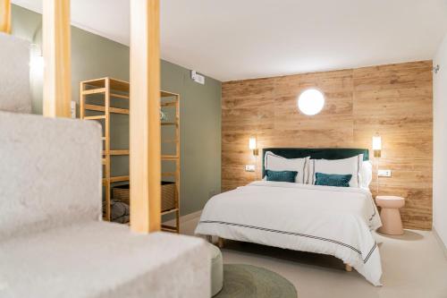 Modern Design Loft Madrid Centre - Tap to explore photos