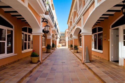 Lobi, Lloyds Beach Club in Torre La Mata