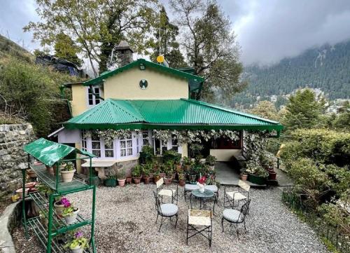 ROSASTAYS Nainital