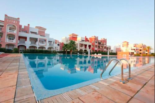Piscina, Appartement AP2 Résidence Al Waha (Appartement AP2 Residence Al Waha) in Saidia
