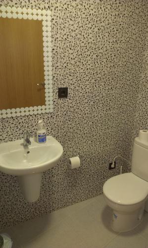 Hostal Bisbal - image 10