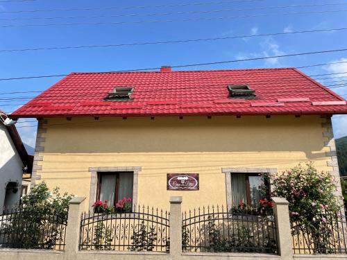 6 bedrooms, 7 beds