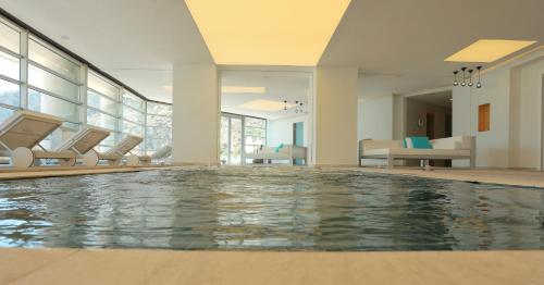 수영장, 머큐어 케마도 리조트 (Mercure Quemado Resort) in 알 호세 이마