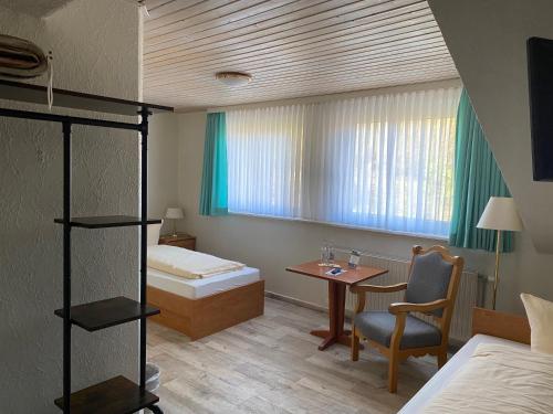 2 twin beds