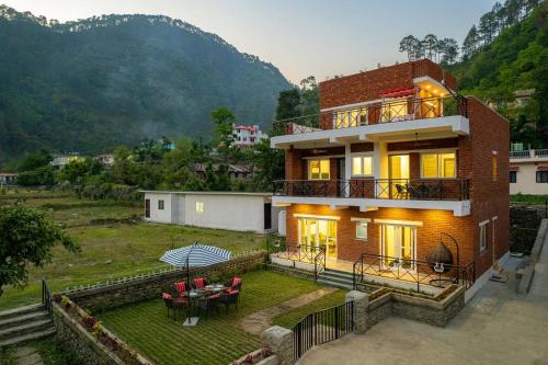 Prakriti with River View- Pet Friendly Retreat with Plunge Pool by StayVista